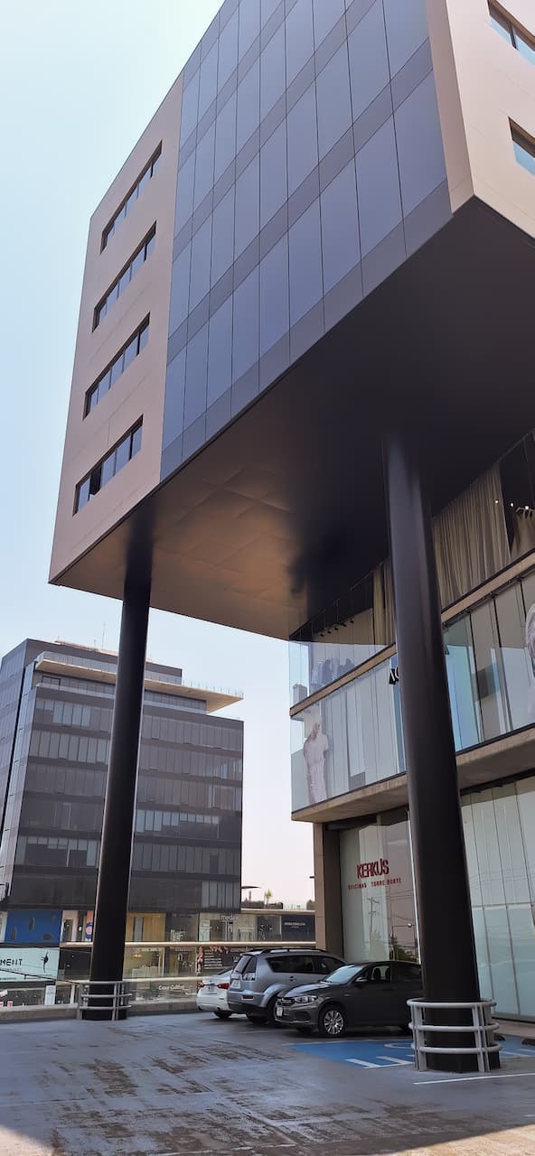 Ofrecemos una extensa gama de tamaños y especificaciones de tubería para satisfacer diversas necesidades industriales.